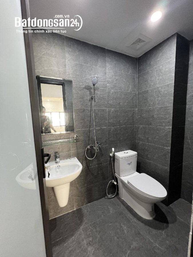 Bán nhà Ngọc Trục 38m2, 5 tầng, Nhà cán bộ xây, tặng nội thất 5.3 tỷ.