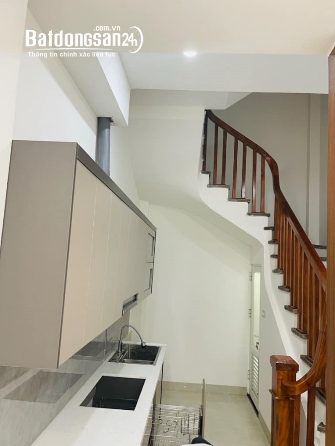 Phố Nguyễn Chính - ngõ rộng nhà mới - 33m sổ đỏ chính chủ - giá hơn 6 tỷ 