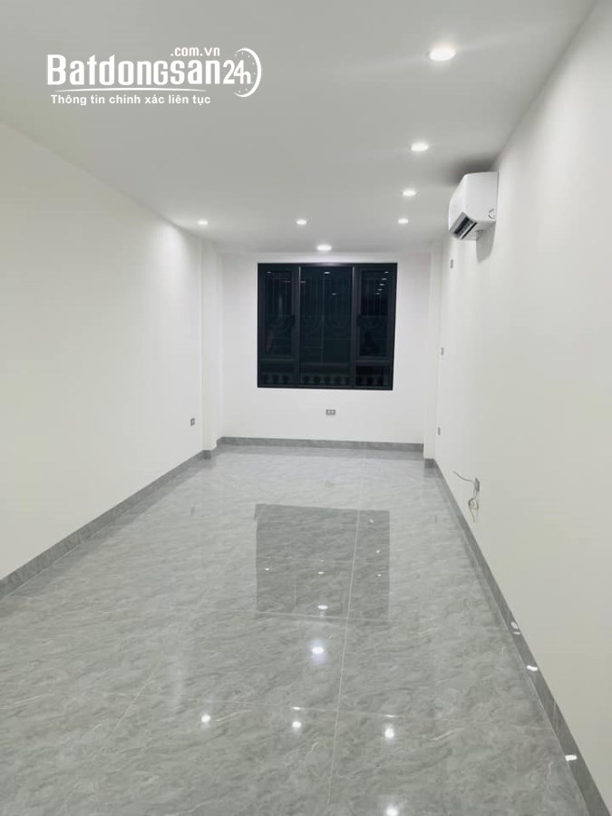 Phố Nguyễn Chính - ngõ rộng nhà mới - 33m sổ đỏ chính chủ - giá hơn 6 tỷ 