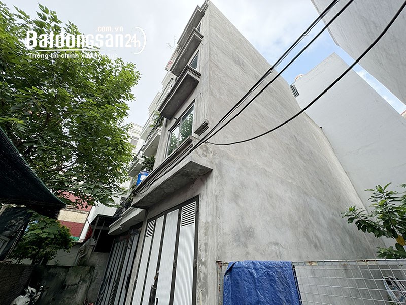 Chỉ với 5.4 tỷ nhận ngay 34,5m2 nhà 5 tầng Phố Ô Cách. Cách trường học và chợ chỉ 300
