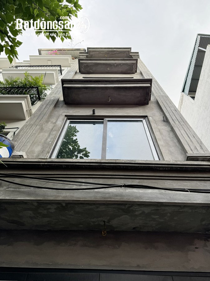 Chỉ với 5.4 tỷ nhận ngay 34,5m2 nhà 5 tầng Phố Ô Cách. Cách trường học và chợ chỉ 300