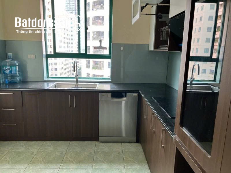 Cho thuê chung cư Hoàng Đạo Thúy, Cầu Giấy 165M giá 18TR, 3 ngủ, full đồ, slooto