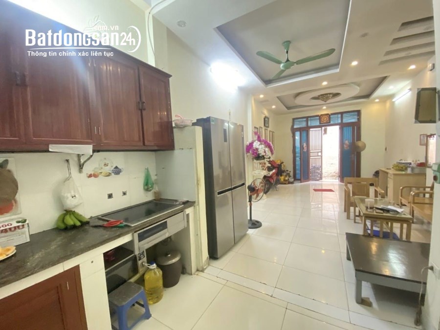 BÁN NHÀ TRUNG TÂM  LÊ LỢI HÀ ĐÔNG CÁCH 15M RA MẶT PHỐ DT 45M 3 TẦNG 