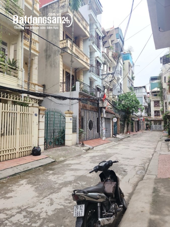 Hiếm: Phùng Chí Kiên - Đất vàng phân lô vỉa hè quân đội - ô tô vào nhà - 82m - 18 tỷ