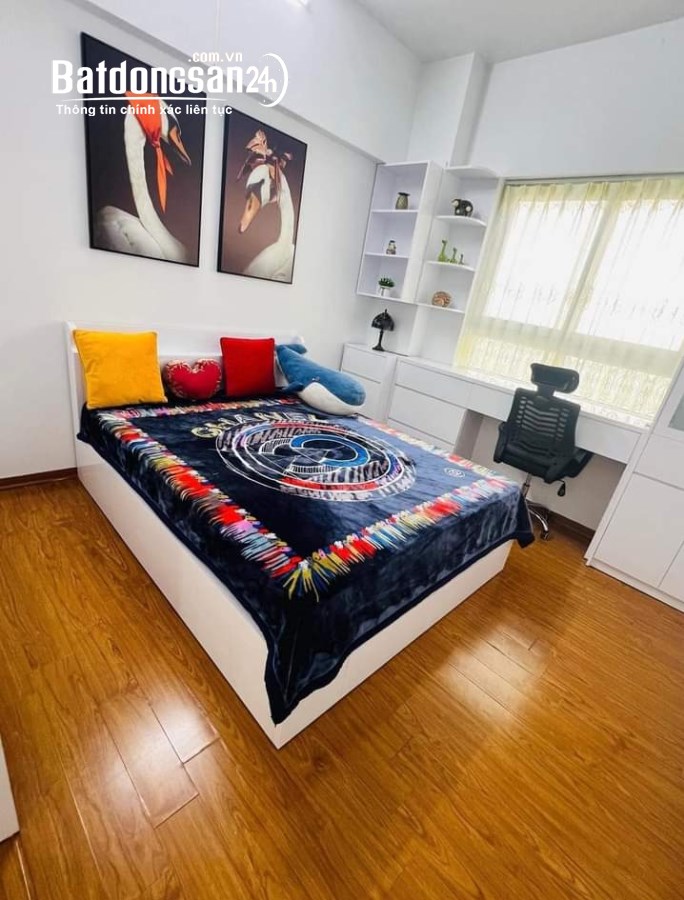 Bán chung cư Nguyễn Ngọc Vũ Cầu Giấy 77m giá 4.5 tỷ, căn góc, tầng trung