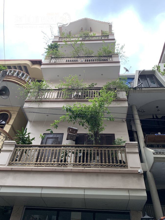 Bán nhà phân lô phố Nguyễn Phong Sắc - ô tô tránh - 2 thoáng - 60m - 13.5 tỷ
