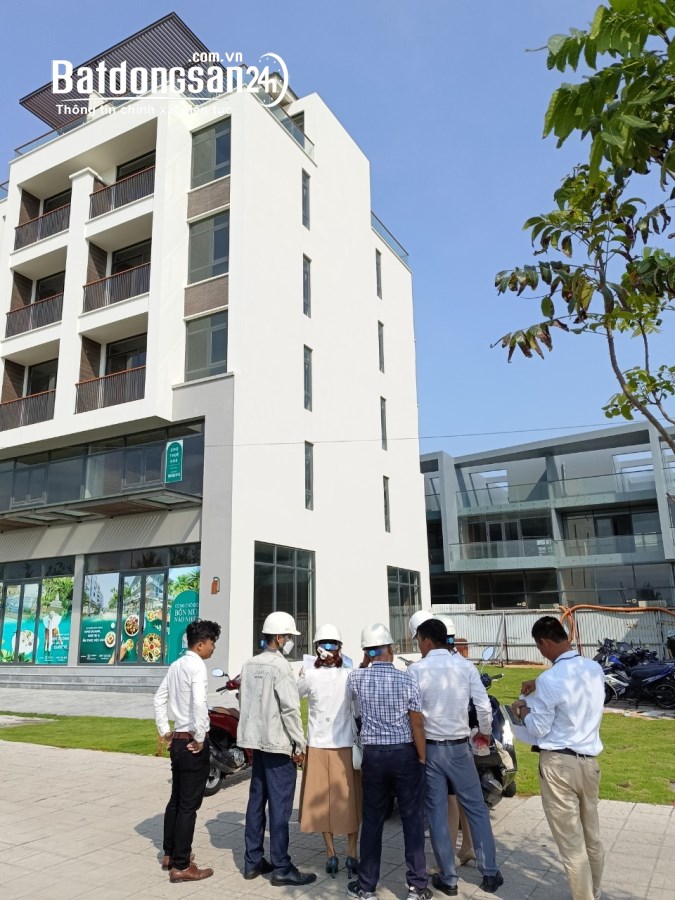Shophouse L'aurora Phú Yên đường Trần Nhân Tông căn kề góc 108m2 cao 5 tầng giá CĐT