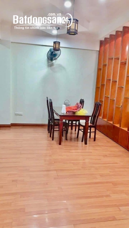 Bán chung cư Dương Đình Nghệ Cầu Giấy 122m giá 6.1 tỷ, căn góc, tầng trung