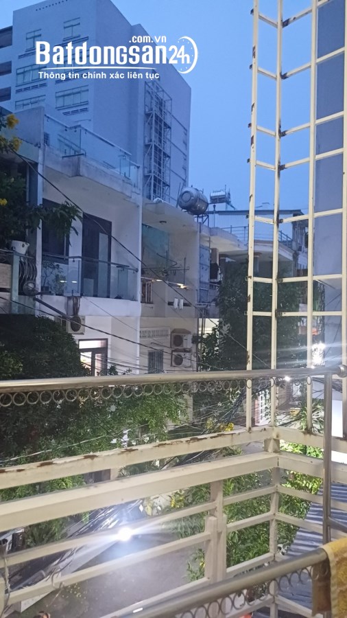 Ung Văn Khiêm, Bình Thạnh. Kế Hutech. Xe hơi vào nhà. Ngang 6m nở hậu, 90m2. Chỉ 13 t