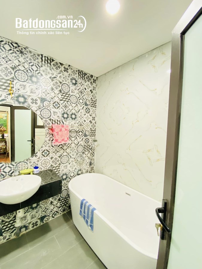 BÁN GẤP CĂN NHÀ MỚI TINH NGÃ TƯ LÊ DUẨN 35M2 X 5 TẦNG_THOÁNG SÁNG_5.4TỶ.