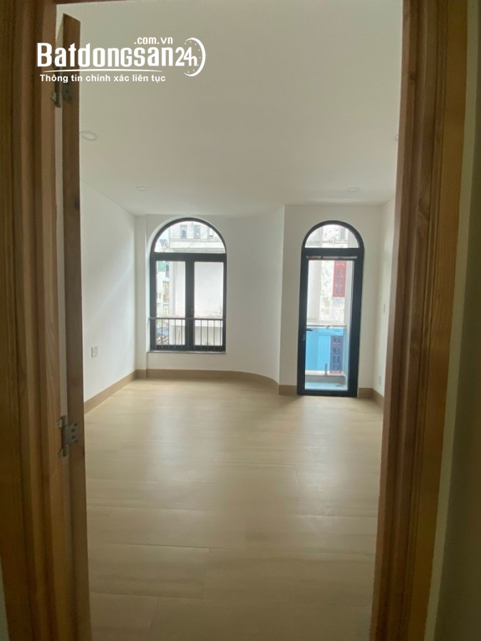 Bán Nhà Mặt Tiền Lý Thường Kiệt, Víp Quận 11, 100m2, 5 Tầng Thang Máy, Nhỉnh 33 Tỷ TL
