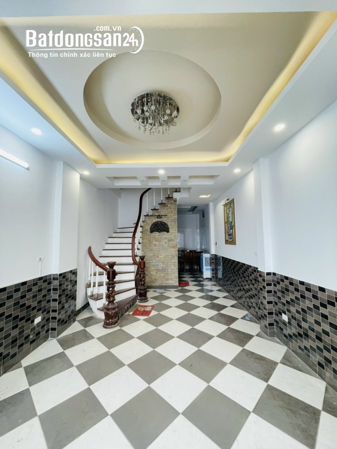 BÁN NHÀ PHỐ NGUYỄN KHANG-CẦU GIẤY-KINH DOANH-Ô TÔ VÀO NHÀ– 41M2 – 5 TẦNG - 12.9 TỶ