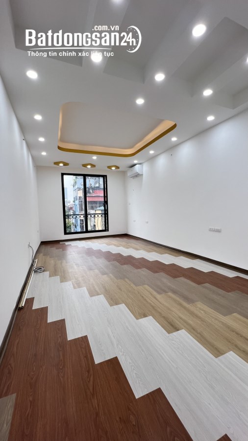 Cho thuê nhà xây mới, full đồ, TM, ô tô, KD Huỳnh Thúc Kháng Đống Đa 43mx 7T giá 45tr