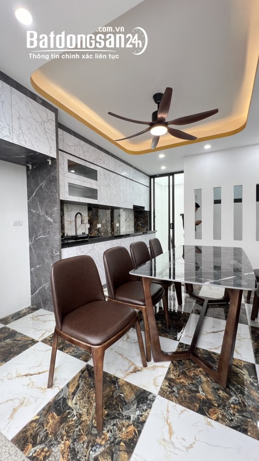 Cho thuê nhà xây mới, full đồ, TM, ô tô, KD Huỳnh Thúc Kháng Đống Đa 43mx 7T giá 45tr