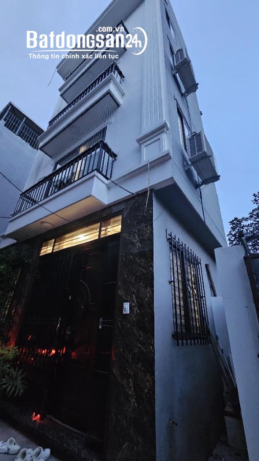 Bán nhà Miêu Nha, Tây Mỗ, lô góc, 3 mặt thoáng, nội thất sịn, ở ngay. nhanh thì còn