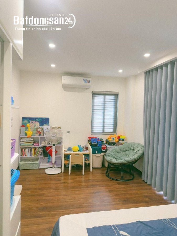 Nhà đẹp, rất hiếm, lô góc, 3 mặt thoáng, gần ô tô tránh, ngõ nông thẳng tắp