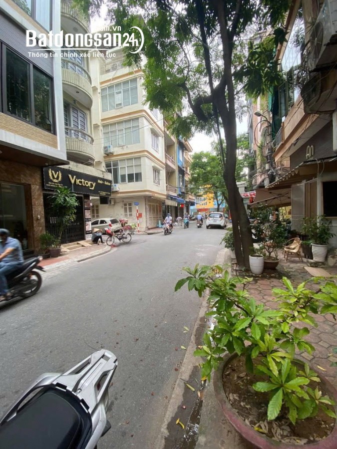 Cho thuê nhà ở Nguyễn Chí Thanh, Đống Đa 42m x 4T giá 18tr, vỉa hè, ô tô, kinh doanh