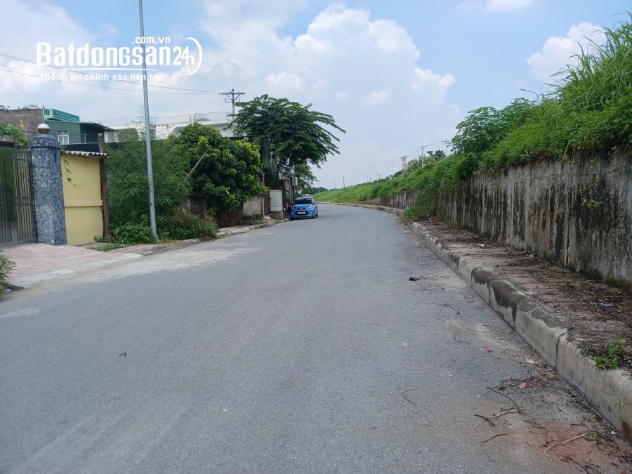 Bán đất phân lô đường ô tô tránh mặt ngõ Hà Huy Tập, Yên Viên, Gia Lâm 180m2 ~ 12,6tỷ
