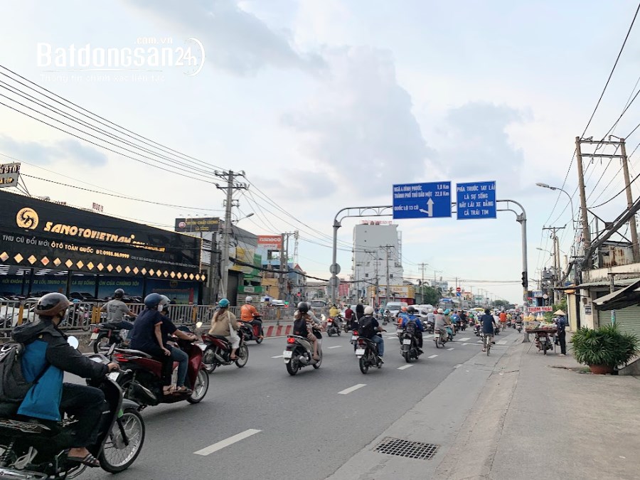 (Thủ Đức)bán nhà C4,mặt tiền đường số QL13,Hiệp Bình Phước 200m2(9x23),8tỷ.