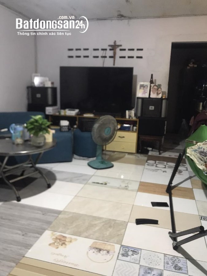 Bán nhà, hẻm 4m, chính chủ ở 70 năm, chỉ 5 tỷ, ngay nhà thờ Lộc Hưng, Tân Bình