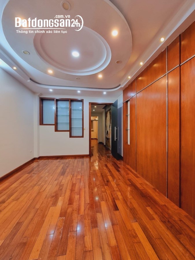 Vũ Phạm Hàm - phân lô ô tô vào nhà - kinh doanh văn phòng - 65m - 18.7 tỷ