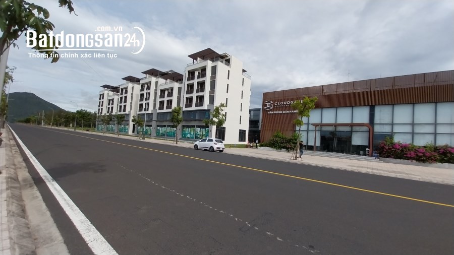 Giá từ 21 đến 28 triệu/m2 xây dựng trả góp trong 35 năm shophouse biển L'Aurora 