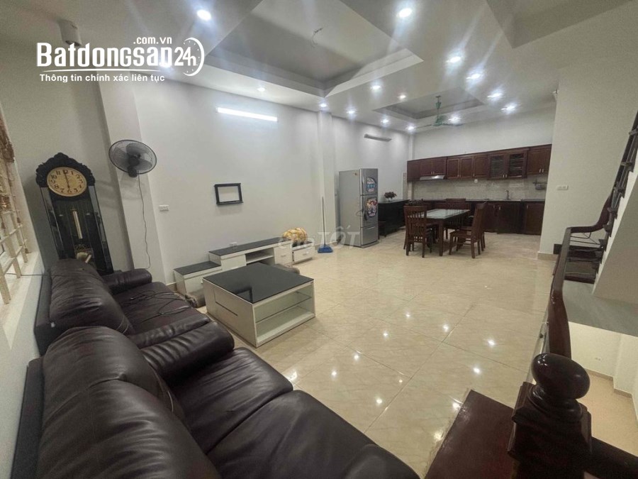 Cho thuê nhà ngõ ô tô phố Trần Quốc Hoàn, Cầu Giấy 45m x 5T - MT 4M giá 19TR