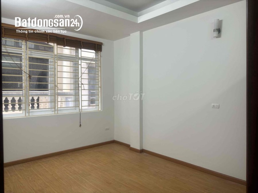 Cho thuê nhà ngõ ô tô phố Trần Quốc Hoàn, Cầu Giấy 45m x 5T - MT 4M giá 19TR