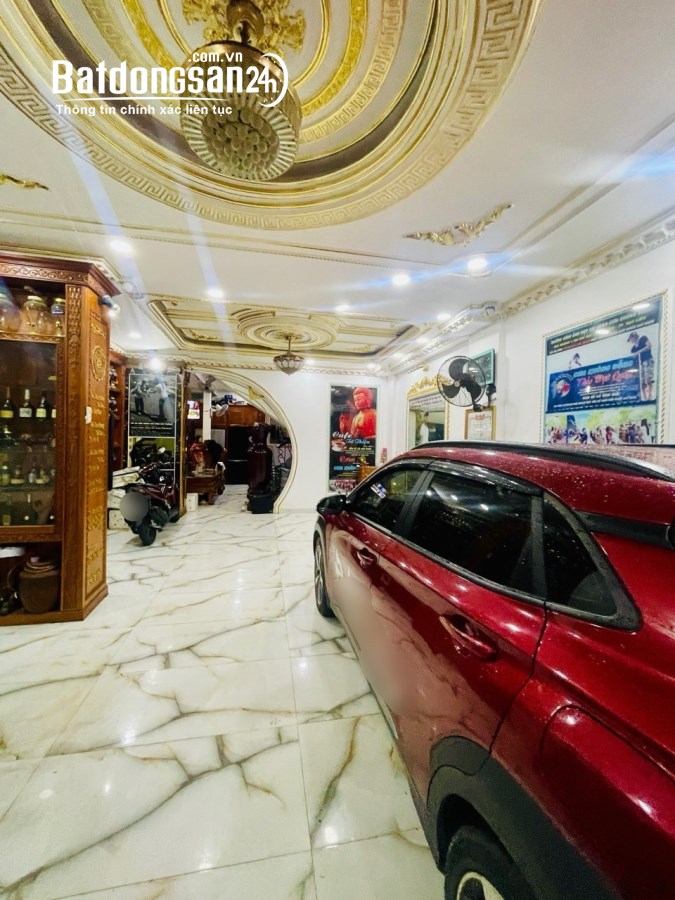 Nhà mặt tiền , 120m2 , 3 lầu , Phú Nhuận , giá 26 tỷ .