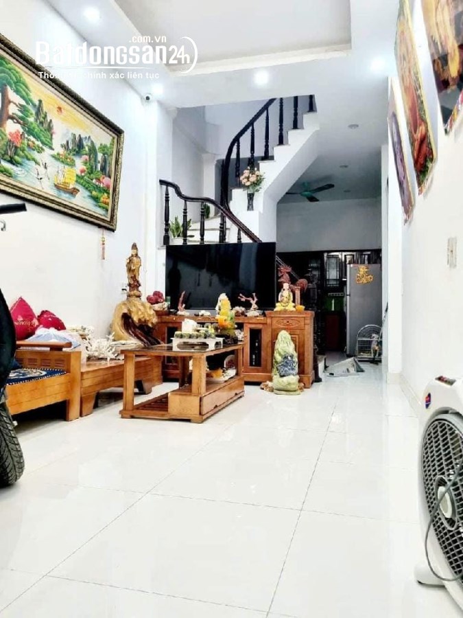 Chính Chủ Gửi Bán Nhà Riềng Tại Yên Xá Dt 39m 4 Tầng Giá 5.6 Tỷ.