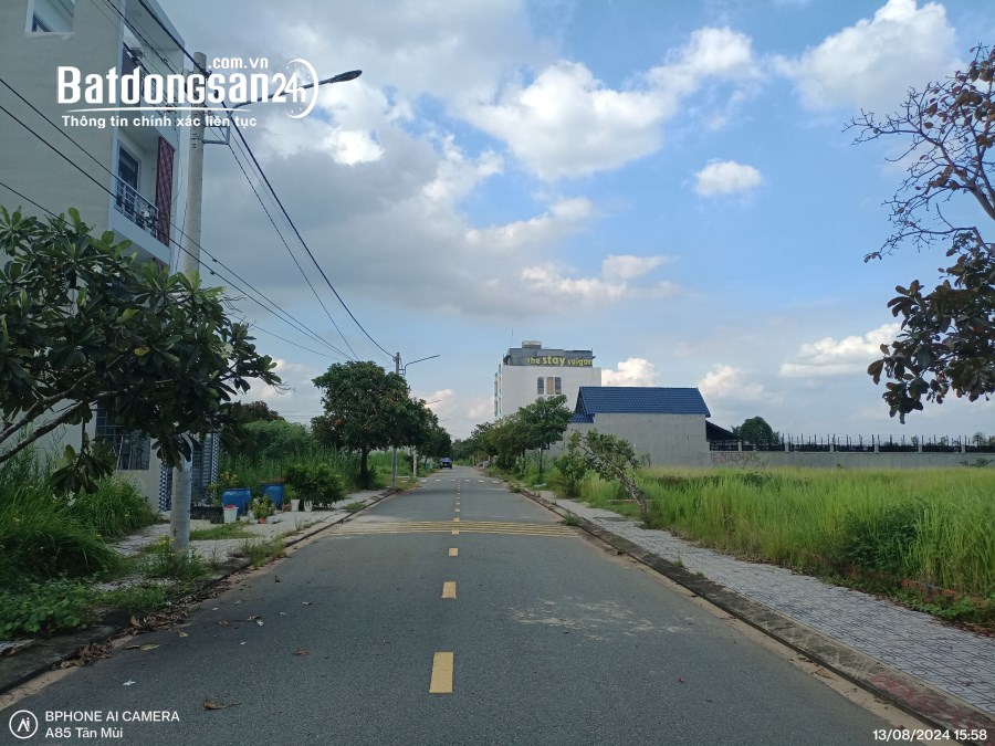 Bán 530,8m2 đất mặt sông Đảo Kim Cương Quận 9, 12x45m mặt sông 180m2 thổ cư giá 22 Tỷ