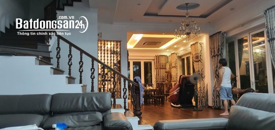 Bán Biệt Thự VinRiverside, Long Biên 267/325m2, 3 Tầng, MT 12m, 100 Tỷ.