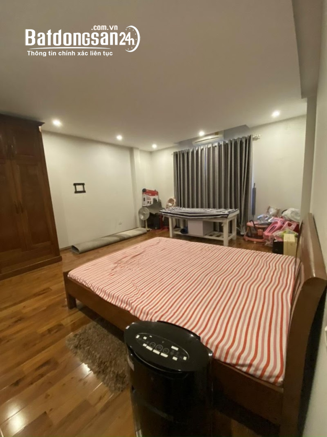  Chủ bán gấp nhà Nguyễn Khoái 40m2, 5 tầng, 4MT chỉ tầm 4 tỷ