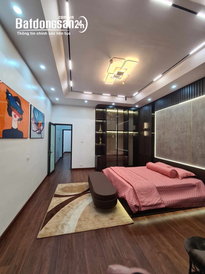 Bán nhà phố Đại Cồ Việt 40m2, 5T, MT4.2m Gara ô tô 11.5 tỷ gần Công Viên Thống Nhất
