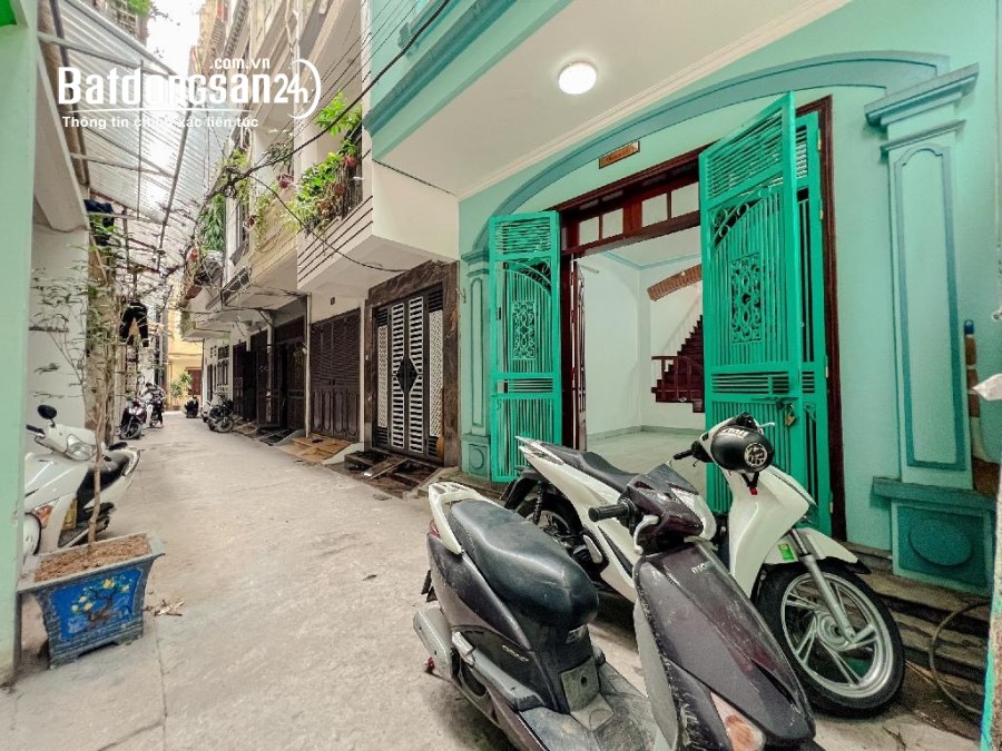 BÁN GẤP NHÀ ĐỘI NHÂN, Ô TÔ ĐỖ CỬA, TIỆN ÍCH ĐẦY ĐỦ, CHỈ 8 TỶ, MUA NGAY!!!
