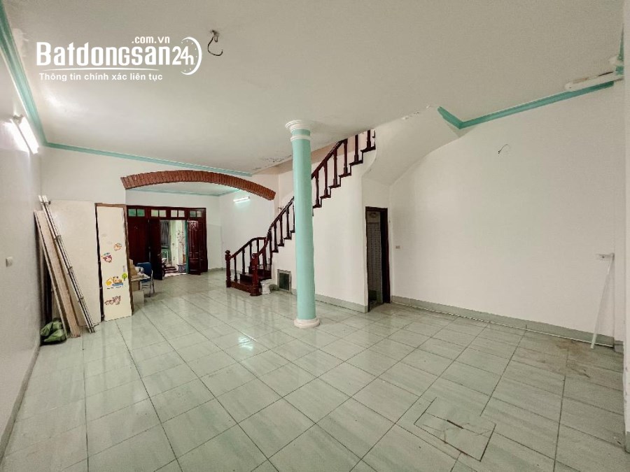 BÁN GẤP NHÀ ĐỘI NHÂN, Ô TÔ ĐỖ CỬA, TIỆN ÍCH ĐẦY ĐỦ, CHỈ 8 TỶ, MUA NGAY!!!