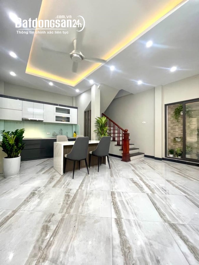 Yên Lạc -Kim Ngưu oto đỗ cửa - thang thoát hiểm- 35m sổ đỏ , nhỉnh 8 tỷ 