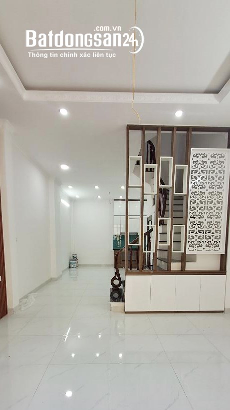 Bán nhà Dương Lâm 35m2 5 tầng, Cạnh THCS Văn Quán, ngõ nông 5.8 tỷ.
