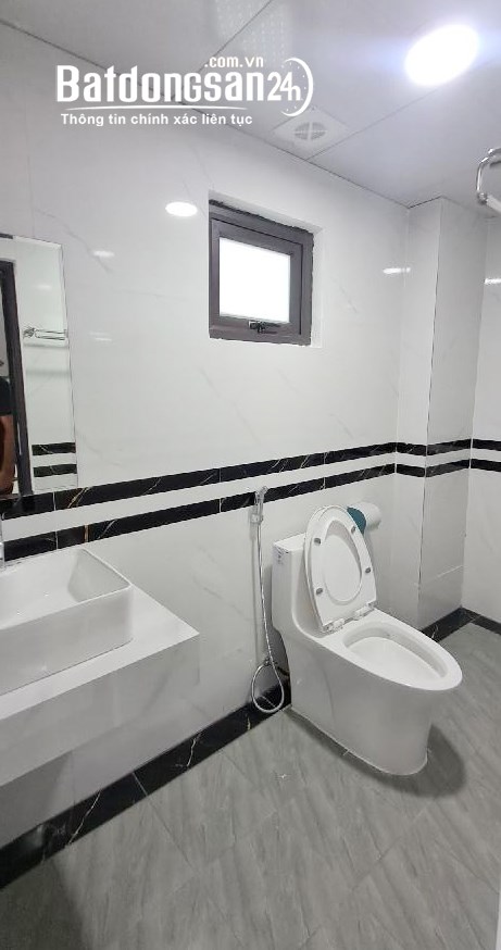 Bán nhà Dương Lâm 35m2 5 tầng, Cạnh THCS Văn Quán, ngõ nông 5.8 tỷ.
