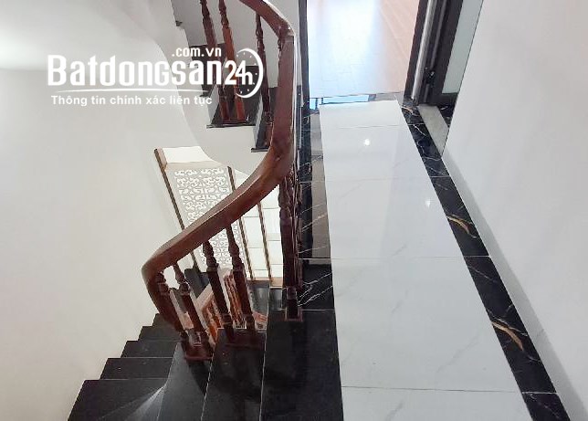 Bán nhà Dương Lâm 35m2 5 tầng, Cạnh THCS Văn Quán, ngõ nông 5.8 tỷ.