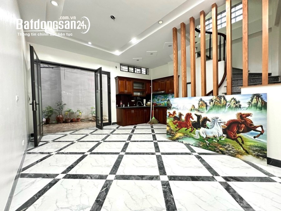 SIÊU PHẨM PHẠM VĂN ĐỒNG - 5 TẦNG MẶT PHỐ - 5,5M2 MẶT TIỀN - Ô TÔ TRÁNH - 7 TỶ