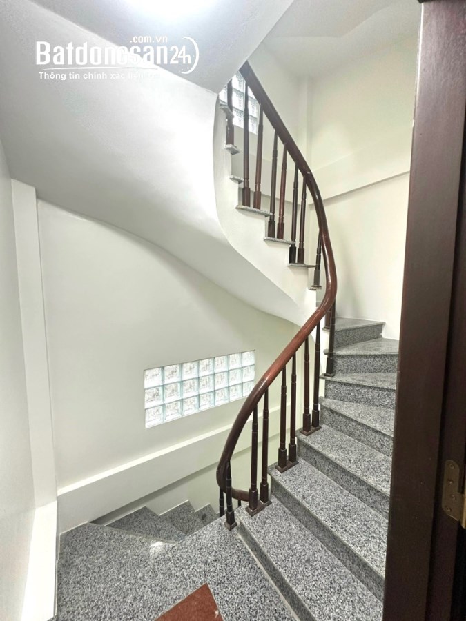 SIÊU PHẨM PHẠM VĂN ĐỒNG - 5 TẦNG MẶT PHỐ - 5,5M2 MẶT TIỀN - Ô TÔ TRÁNH - 7 TỶ