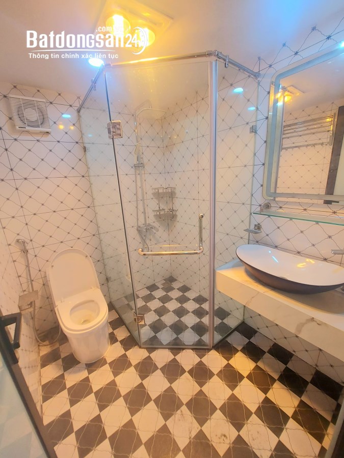 BÁN NHÀ MẶT PHỐ CHU HUY MÂN-57M 13TỶ-6T THANG MÁY-VỈA HÈ 3M-KINH DOANH ĐỈNH 