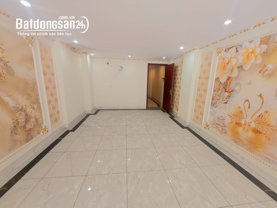 BÁN NHÀ MẶT PHỐ CHU HUY MÂN-57M 13TỶ-6T THANG MÁY-VỈA HÈ 3M-KINH DOANH ĐỈNH 