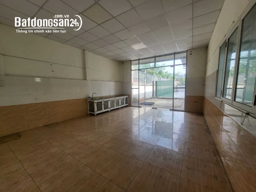 Cho thuê 1700m2 Đất + Xưởng Bến cát giá 75 triệu, Nền EPOXY , PCCC Vách tường