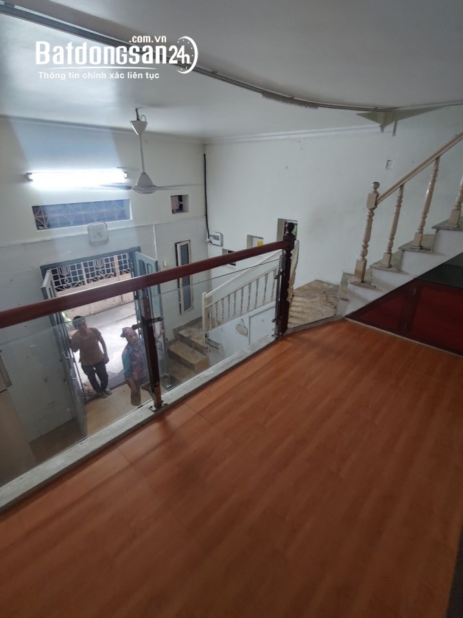 Cho thuê nhà ở Nguyễn Phúc Lai, Đống Đa 30M X 3.5T - đủ đồ-cho ở nhóm giá 12.5