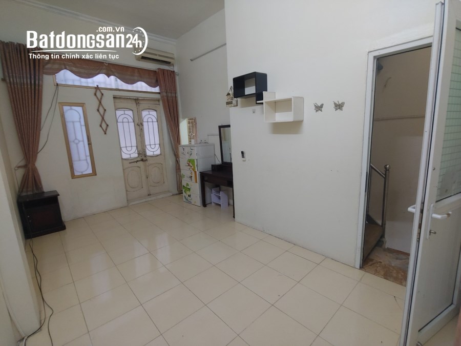 Cho thuê nhà ở Nguyễn Phúc Lai, Đống Đa 30M X 3.5T - đủ đồ-cho ở nhóm giá 12.5