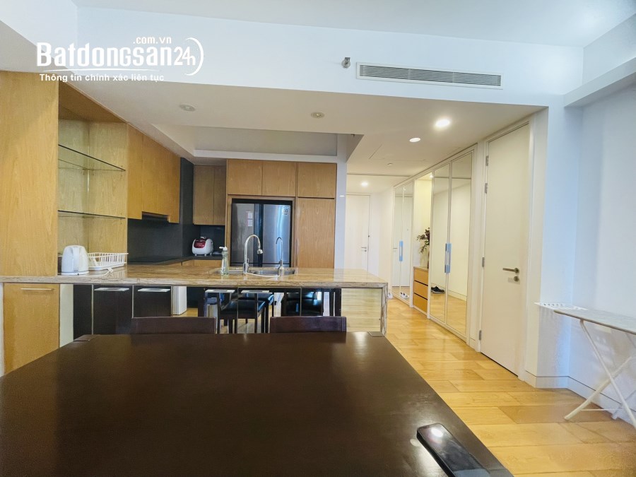 Cho thuê căn hộ Indochina, 2 phòng ngủ, đủ đồ, tòa nhà đối diện ĐH Quốc gia