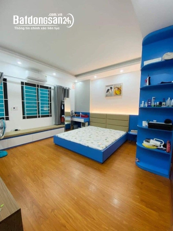 Cho thuê nhà ngõ ô tô - kinh doanh Duy Tân, Cầu Giấy 50m x 5T - 5 ngủ giá 20TR