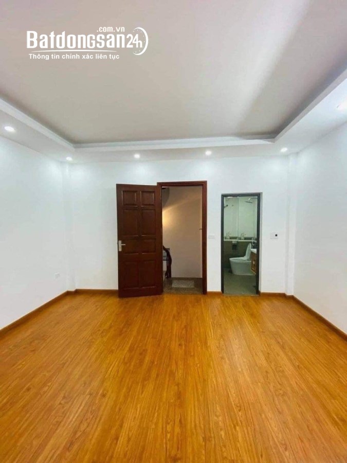 Cho thuê nhà ngõ ô tô - kinh doanh Duy Tân, Cầu Giấy 50m x 5T - 5 ngủ giá 20TR